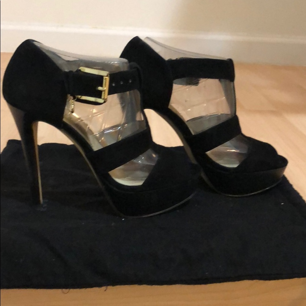Shoes - Picture 2 of 4